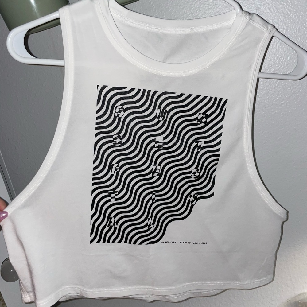 Lululemon white vancouver tank 🤍
